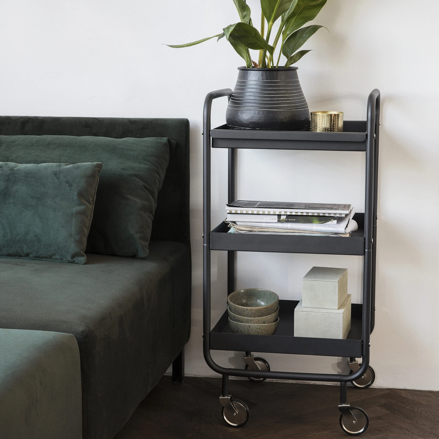 House Doctor Roll Trolley Met Afneembaar Dienblad 2 House Doctor Roll Trolley Met Afneembaar Dienblad - Afbeelding 2