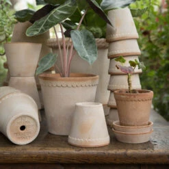 Bergs Potter Helena Pot Ø10 Cm -Muuto Verkoopwinkel 44194 01 04 72a5b5b87f