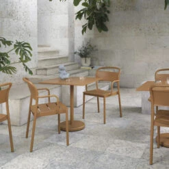 Muuto Linear Stalen Tafel 70x70 Cm -Muuto Verkoopwinkel 501298 01 2 EnvironmentImage 0194df3e90