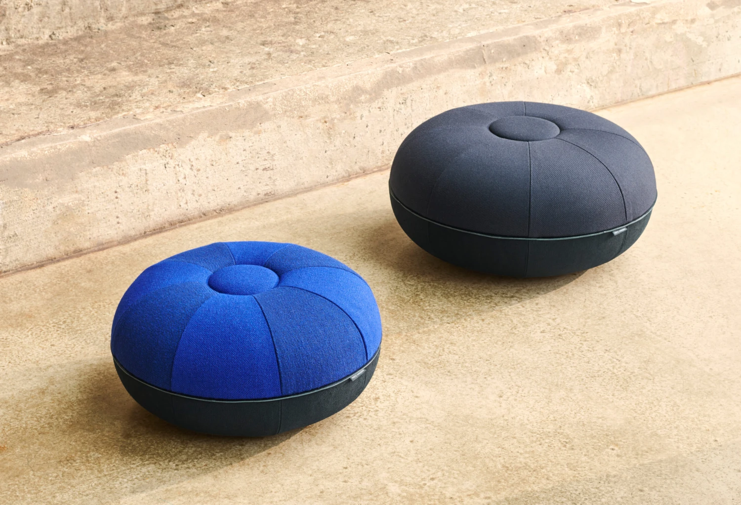 Fritz Hansen Pouf Sit Zitkussen, Klein 2 Fritz Hansen Pouf Sit Zitkussen, Klein - Afbeelding 2
