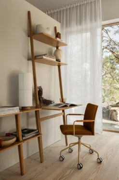Swedese Libri Bureau -Muuto Verkoopwinkel 512103 01 6 EnvironmentImage 6f90e84da7