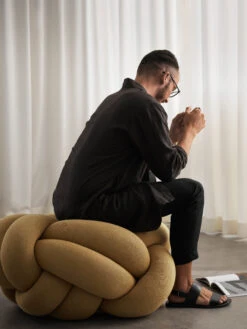 Design House Stockholm Knot Kussen XL -Muuto Verkoopwinkel 512323 01 3 EnvironmentImage 0c8a5e0126