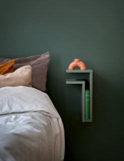 Maze F-shelf Wandplank Green Grey -Muuto Verkoopwinkel 569597 01 5 EnvironmentImage fcf6b85c83