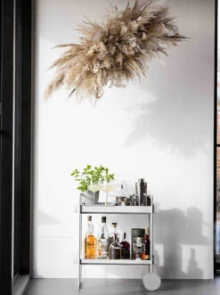 Zone Denmark A-Cocktail Serveertrolley -Muuto Verkoopwinkel 572245 01 11 ModelImage 9cad15a113