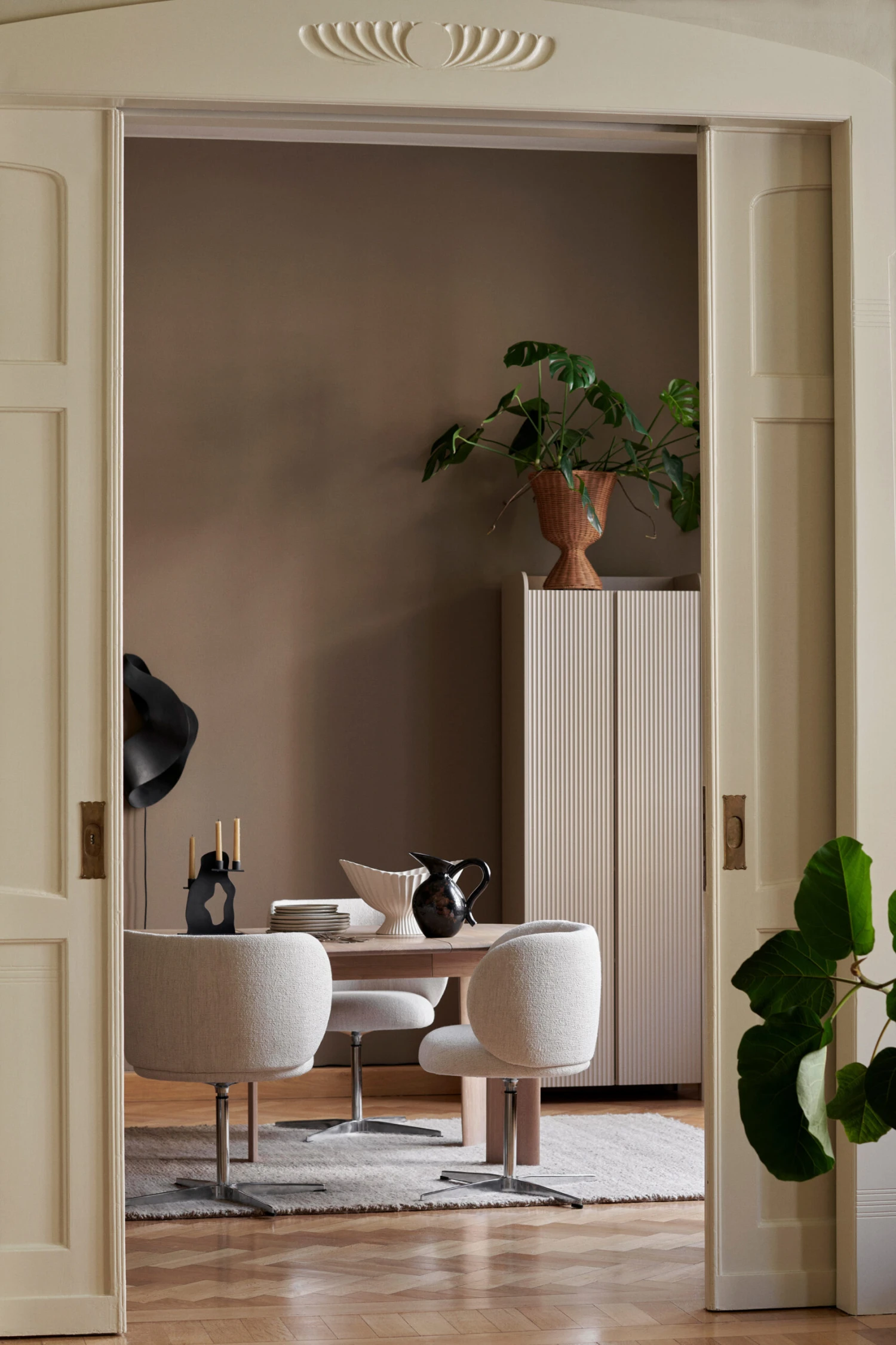 Ferm LIVING Rico Dining Chair Swivel Bouclé 7 Ferm LIVING Rico Dining Chair Swivel Bouclé - Afbeelding 7