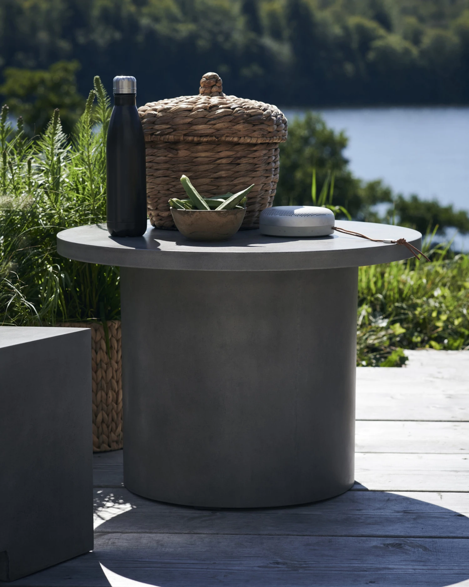 House Doctor Stone Tafel Ø65x45 Cm 2 House Doctor Stone Tafel Ø65x45 Cm - Afbeelding 2