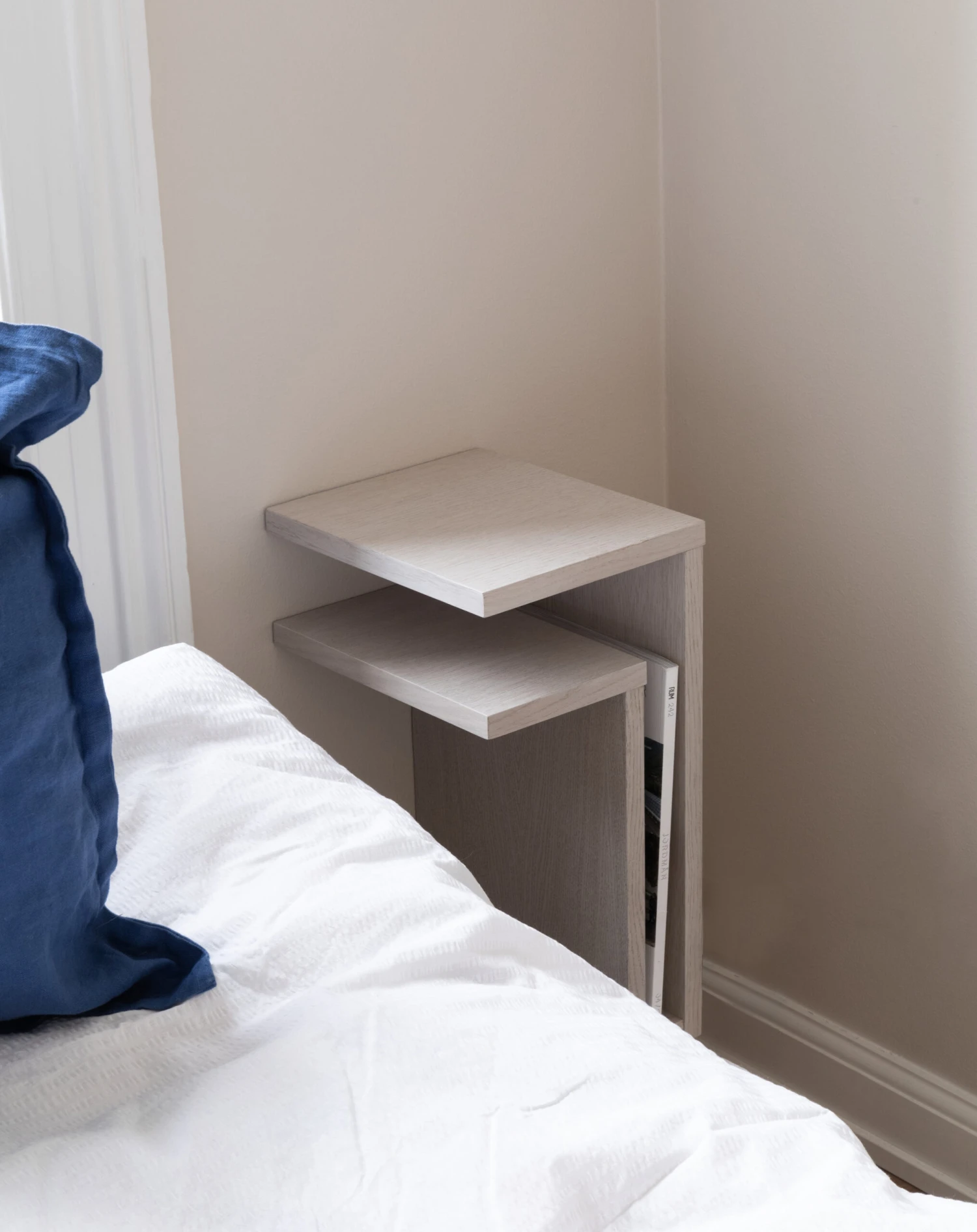 Maze F-shelf Wandplank White Oak 4 Maze F-shelf Wandplank White Oak - Afbeelding 4