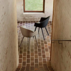 Gubi Bat Plastic Stoel 6 Gubi Bat Plastic Stoel -Muuto Verkoopwinkel bat plastic miljo201 2ff3fc5765