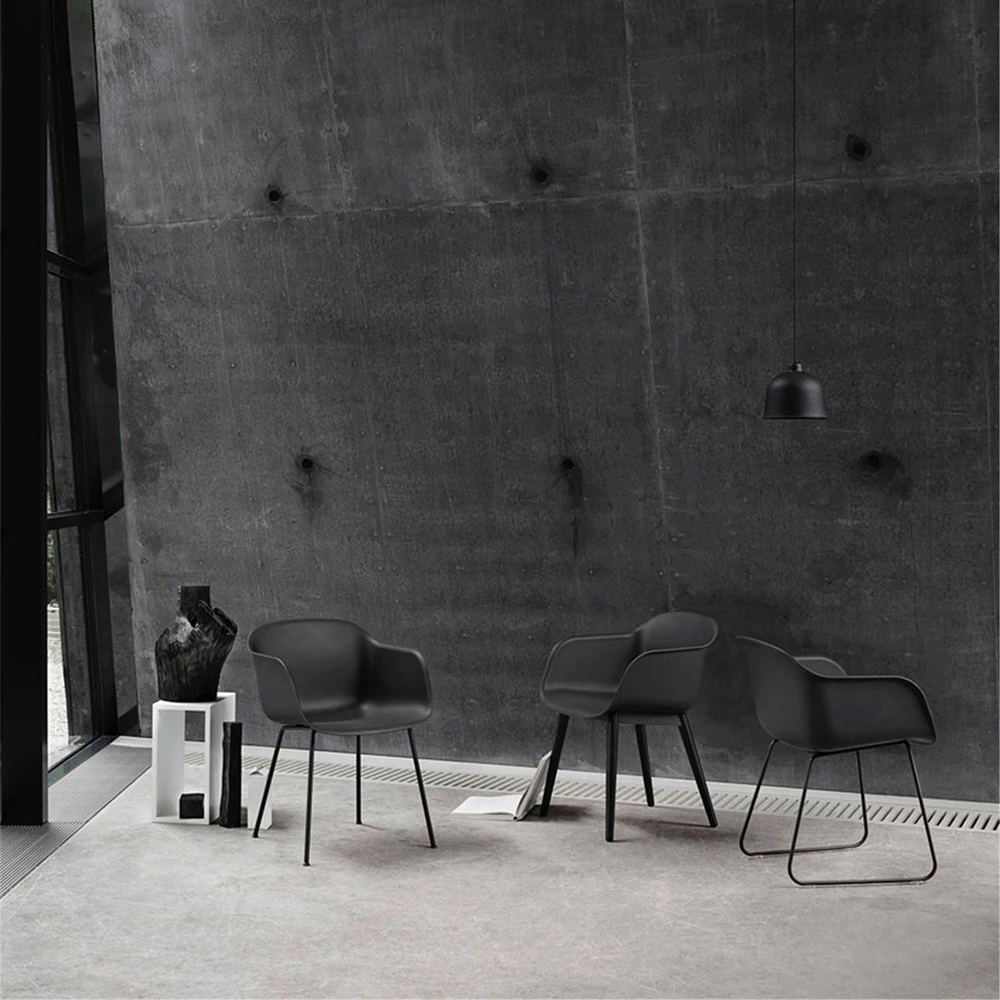 Muuto Fiber Stoel Met Armleuningen En Houten Poten 4 Muuto Fiber Stoel Met Armleuningen En Houten Poten - Afbeelding 4