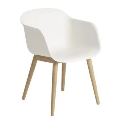Muuto Fiber Chair Stoel Met Armleuningen En Houten Poten