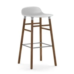 Normann Copenhagen Form Barkruk - Walnoot Poten 75 Cm.