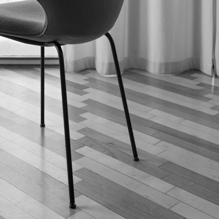 Voorkant -Muuto Verkoopwinkel Catch Chair Galleri 5 1087f5bc41 768x768 1